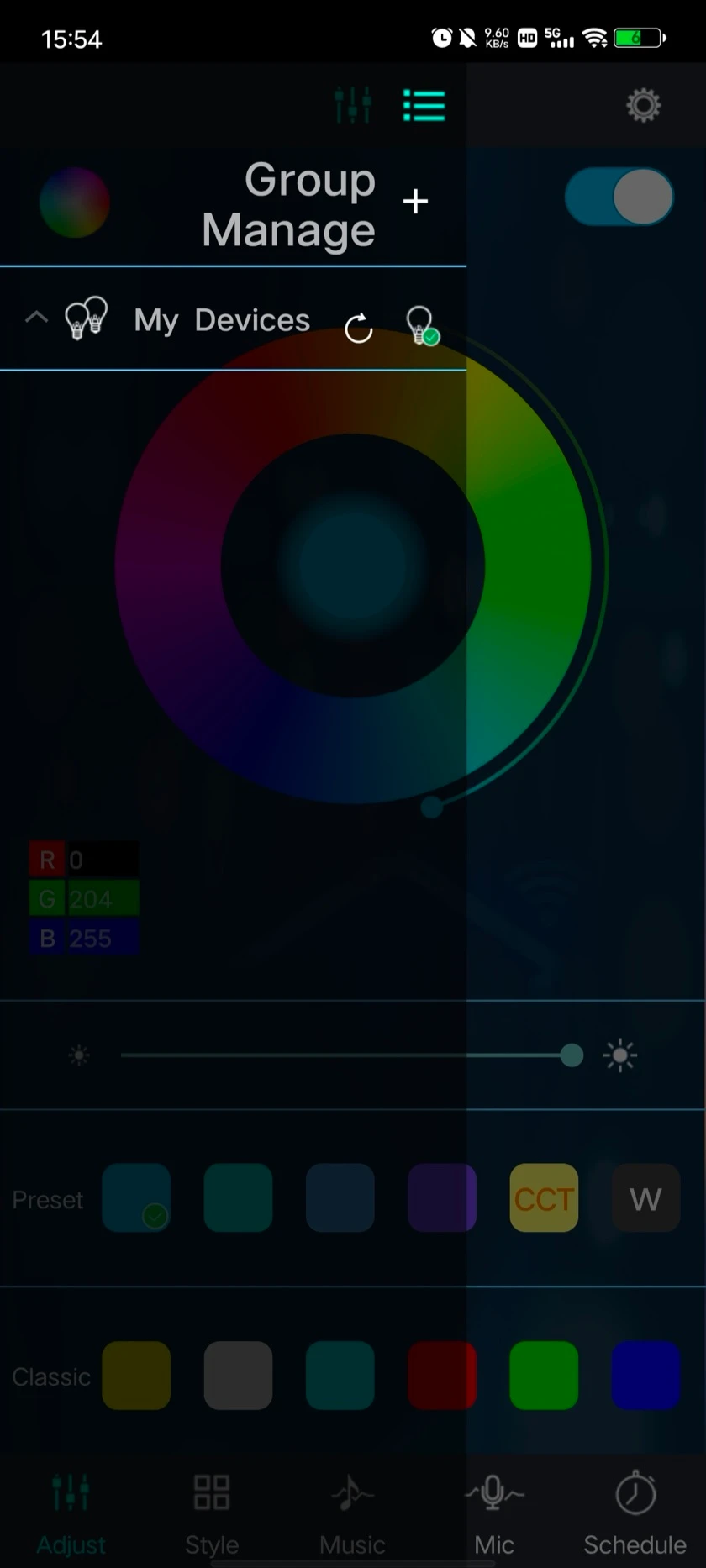 Magic Lantern device list: Group Manage, My Devices with controller names and Bluetooth addresses, and a link icon showing connection state.